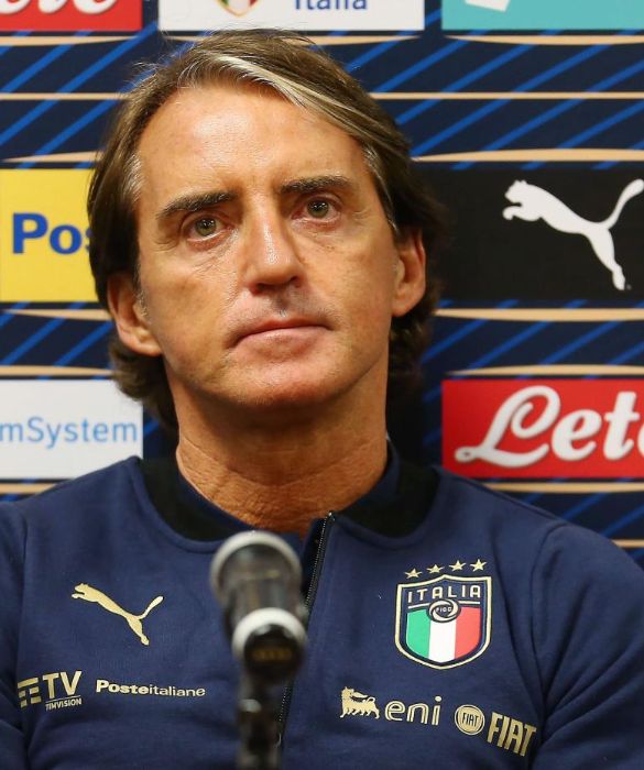 <p>A cosa star&agrave; pensando il Mancio? Ai prossimi avversari o ai mille cuori infranti?</p>
